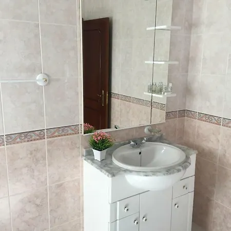 Homestay Petinga House *